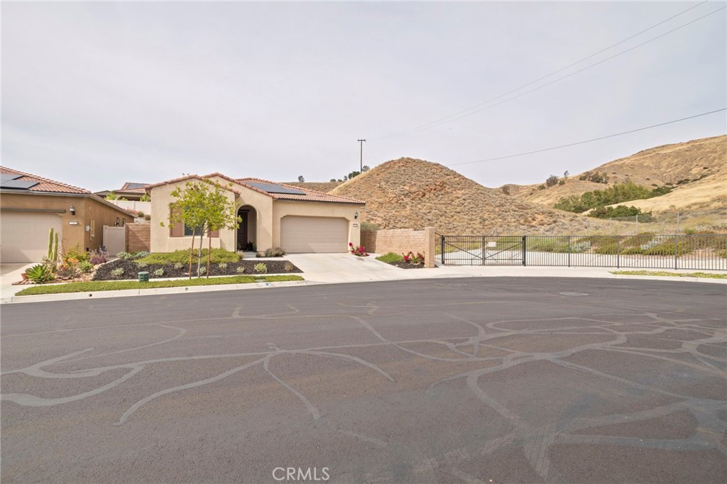 11976 Discovery Ct Court