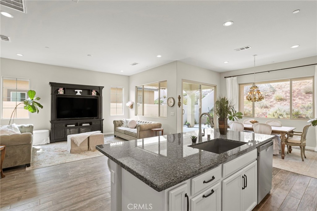 11976 Discovery Ct Court