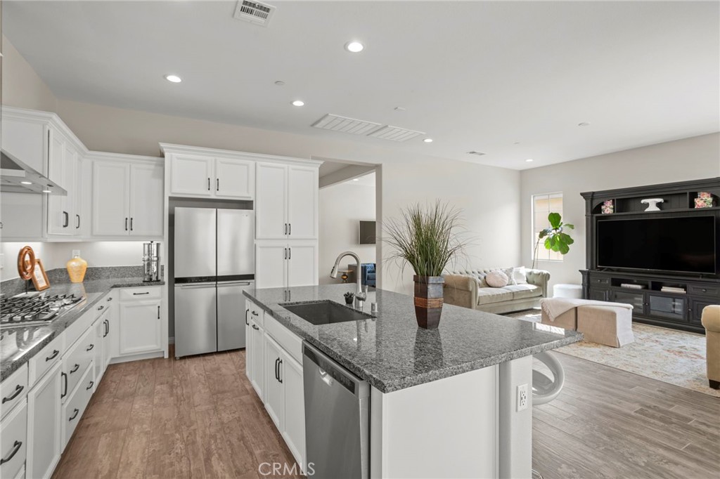 11976 Discovery Ct Court