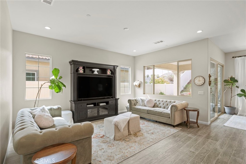 11976 Discovery Ct Court