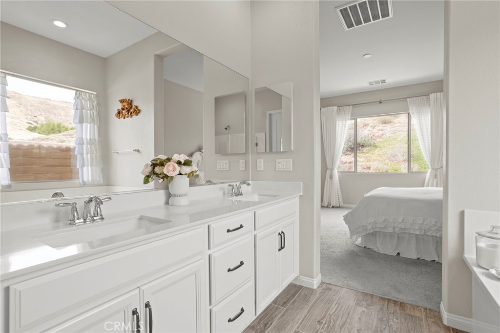 11976 Discovery Ct Court