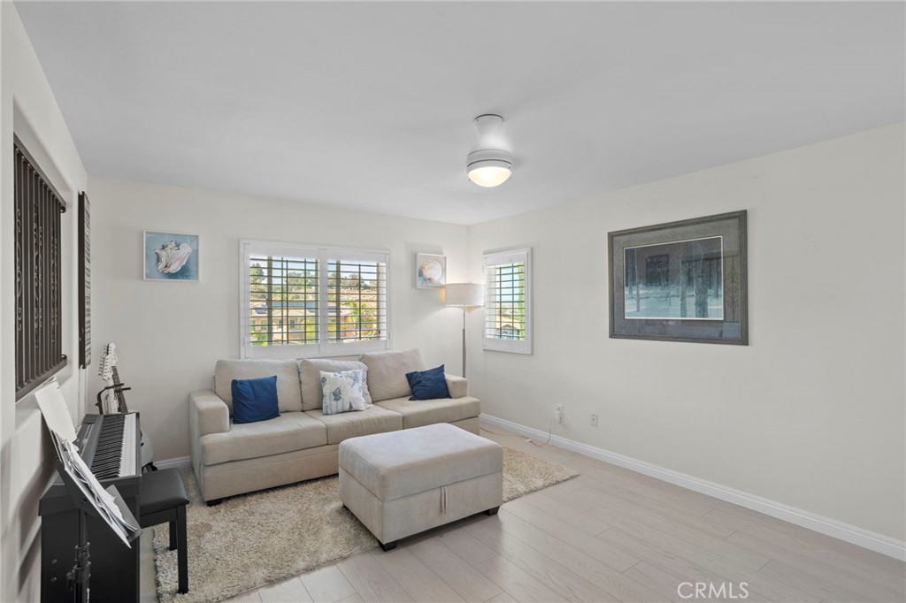 1744 Tamarron Dr