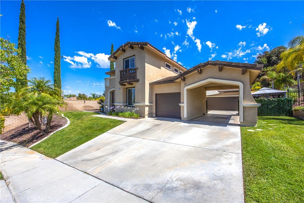 1744 Tamarron Dr