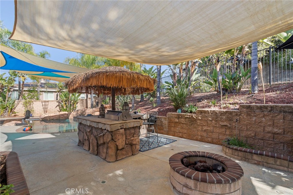 1744 Tamarron Dr