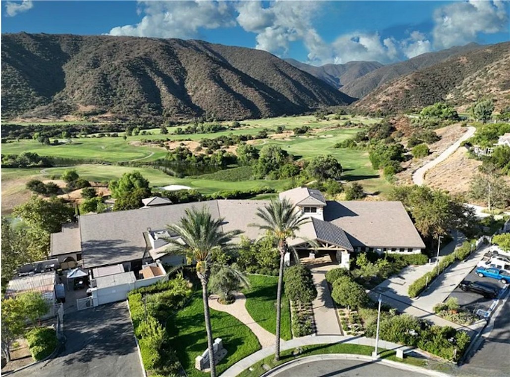 1744 Tamarron Dr