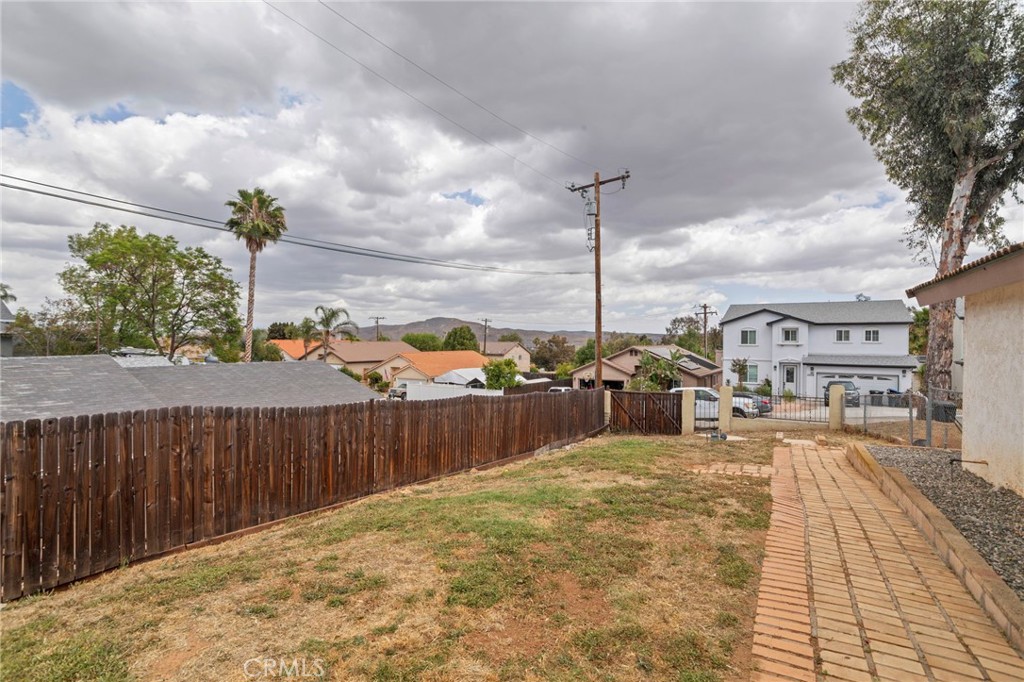 1763 Hayden Ave