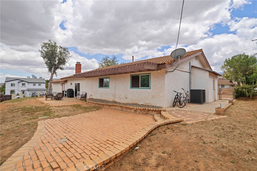 1763 Hayden Ave