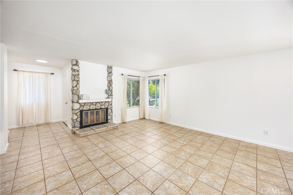 1926 S Starfire Ave