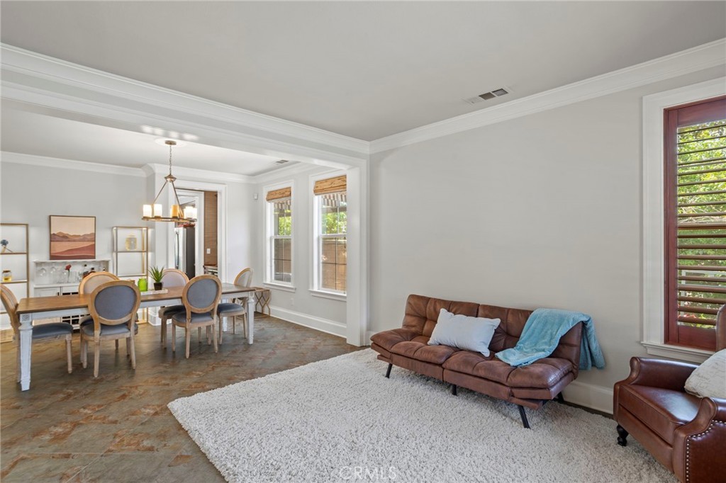 685 White Mountain Cir