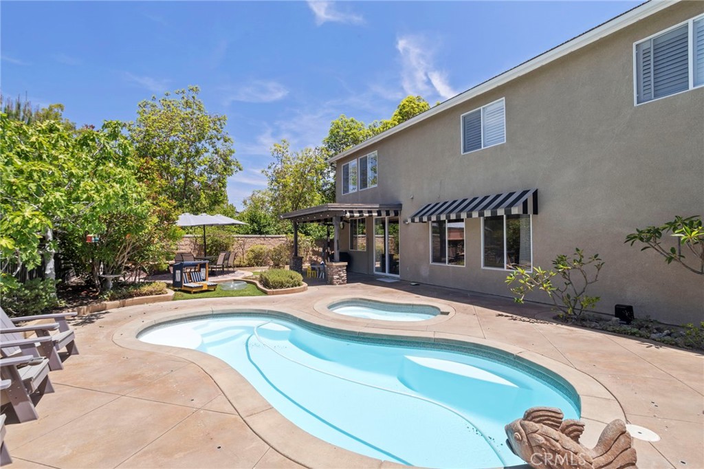 685 White Mountain Cir