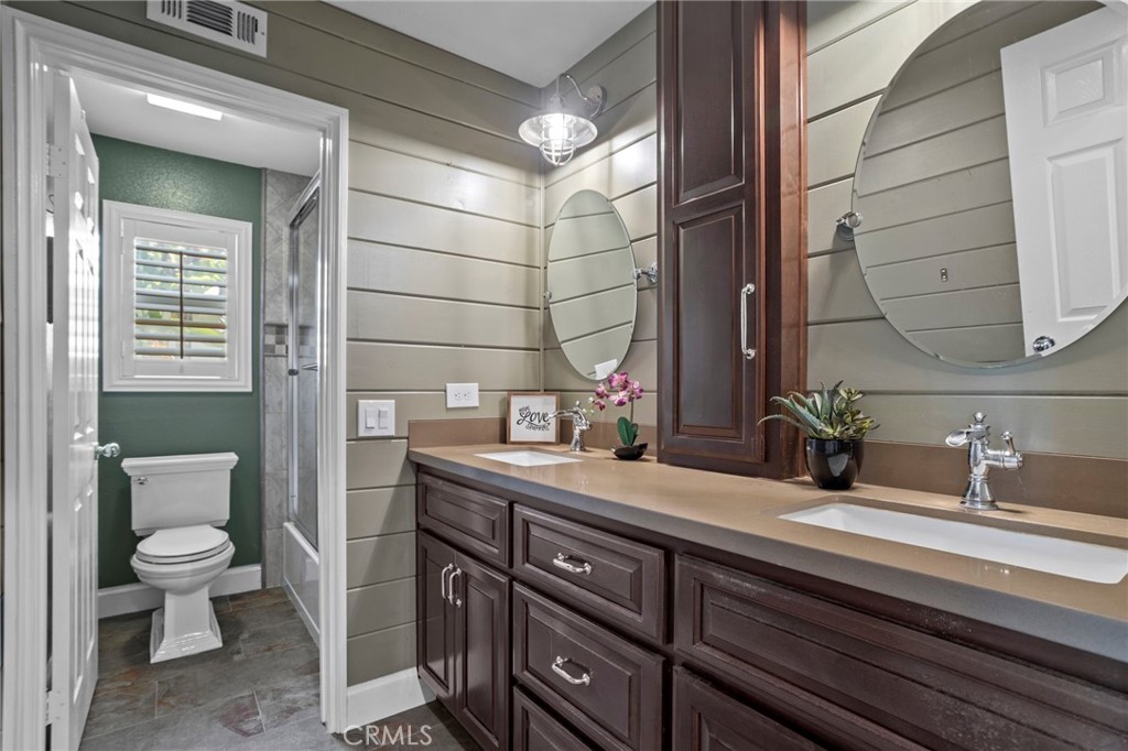 685 White Mountain Cir