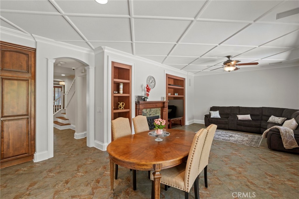 685 White Mountain Cir