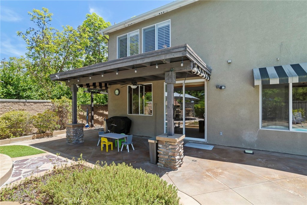 685 White Mountain Cir