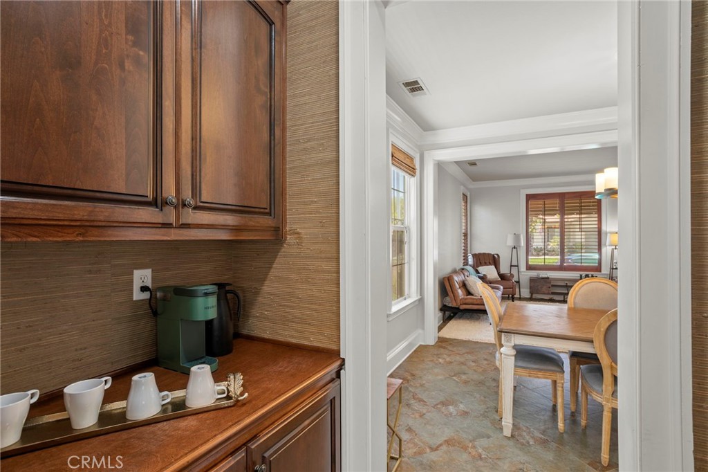 685 White Mountain Cir
