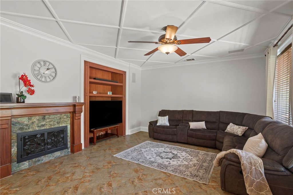 685 White Mountain Cir