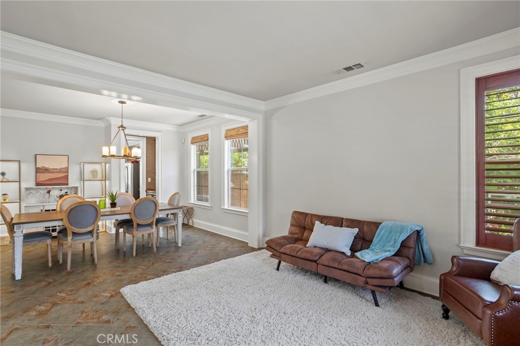 685 White Mountain Cir