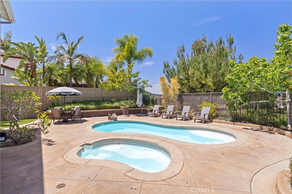 685 White Mountain Cir