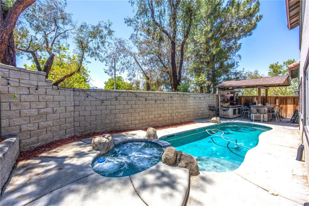 142 Tamarack Dr