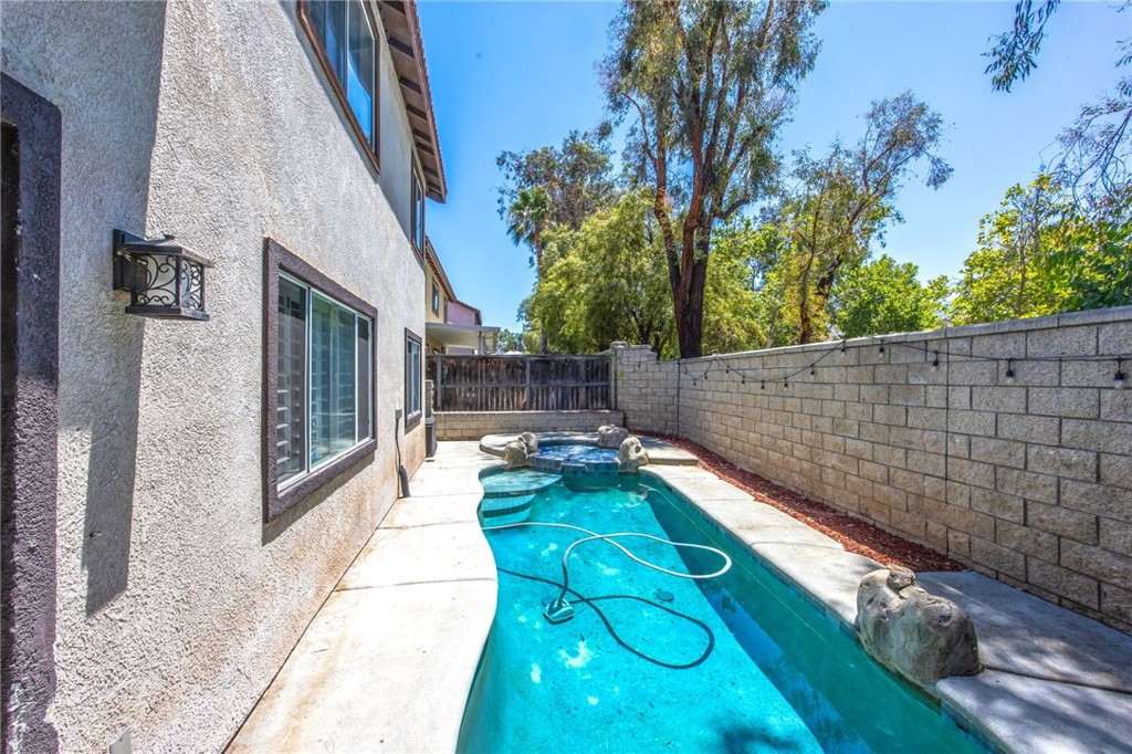 142 Tamarack Dr