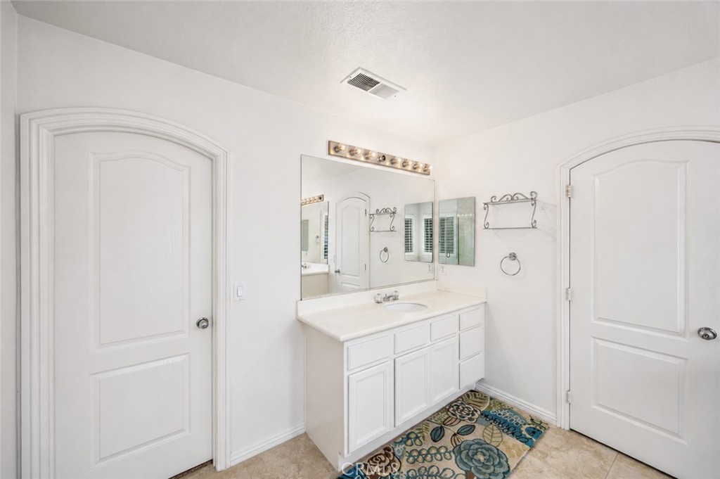 4015 Belfry Cir