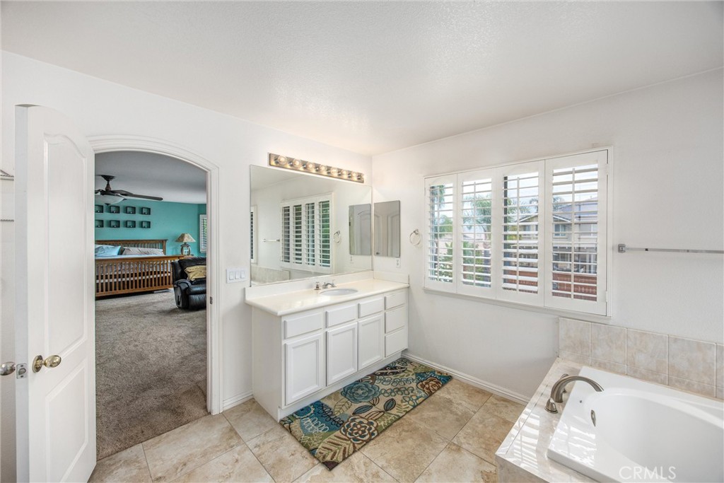 4015 Belfry Cir