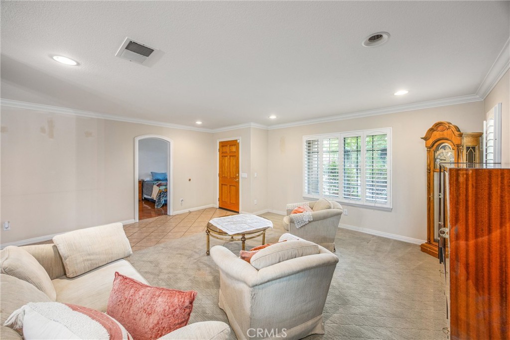 4015 Belfry Cir