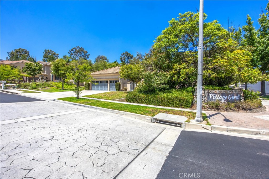 4412 Signature Dr