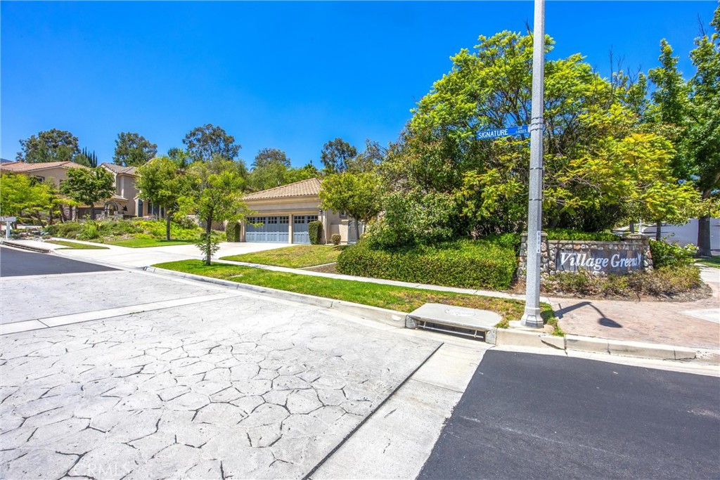 4412 Signature Dr