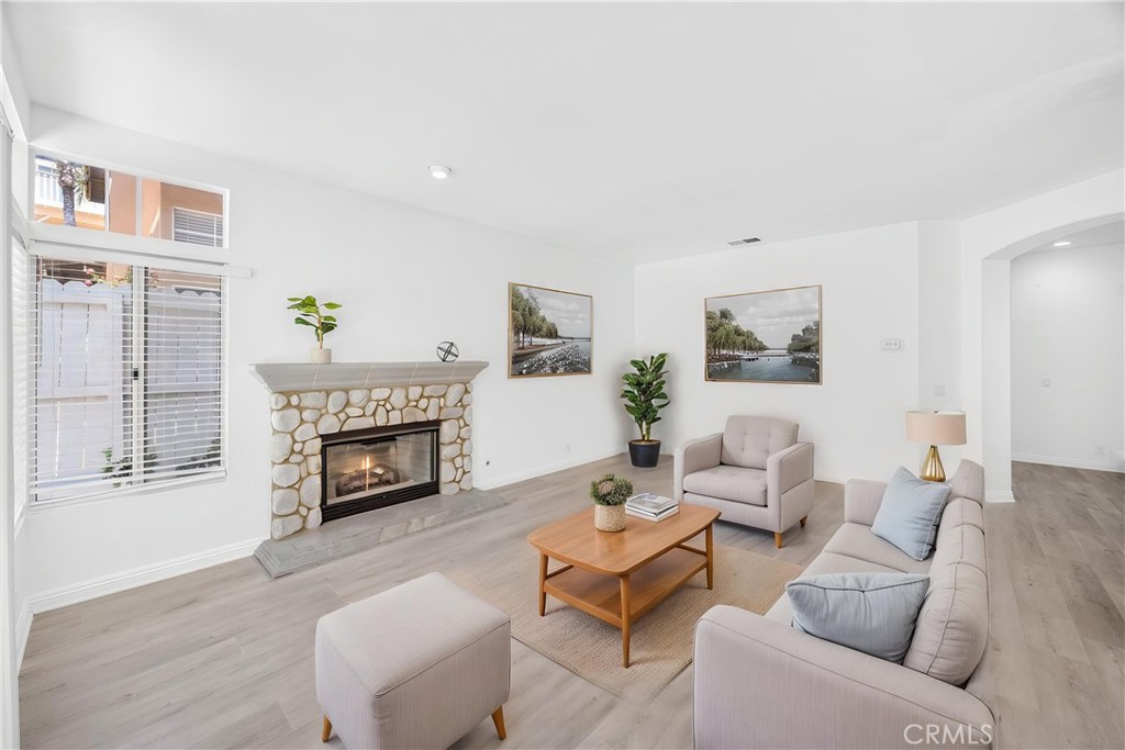 476 Somerset Cir