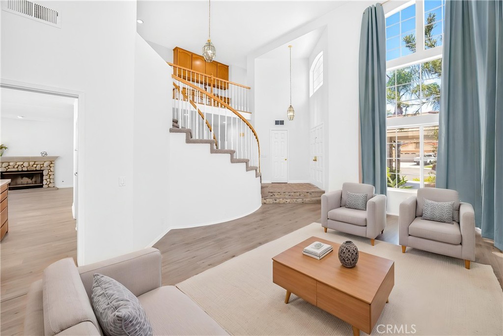 476 Somerset Cir