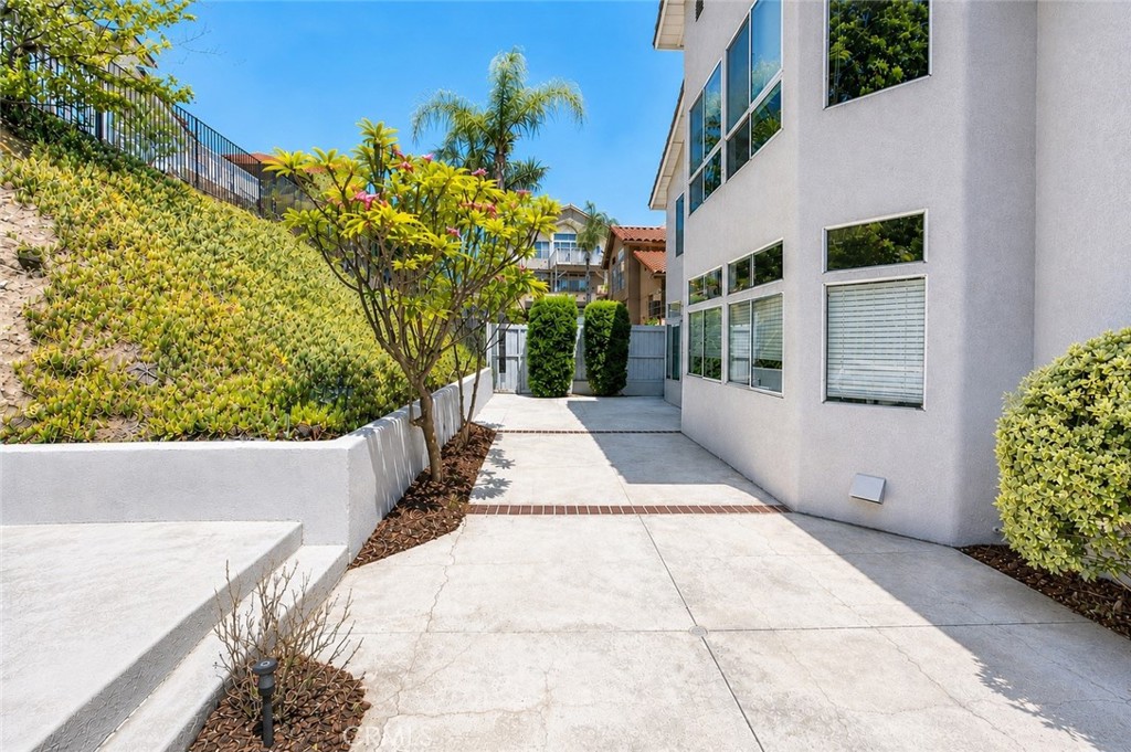 476 Somerset Cir