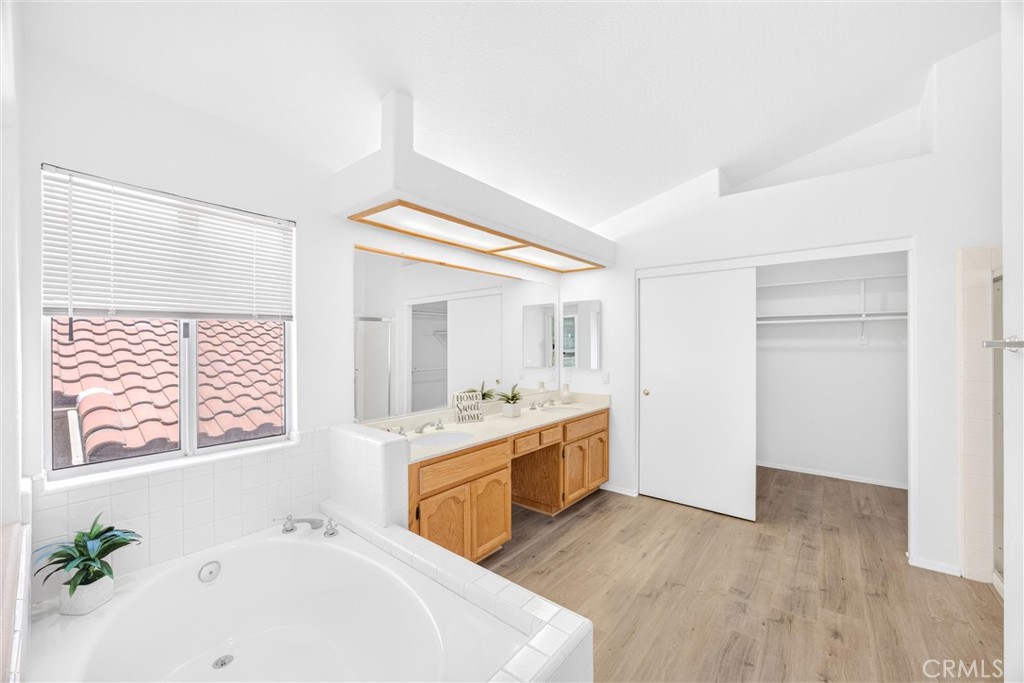 476 Somerset Cir