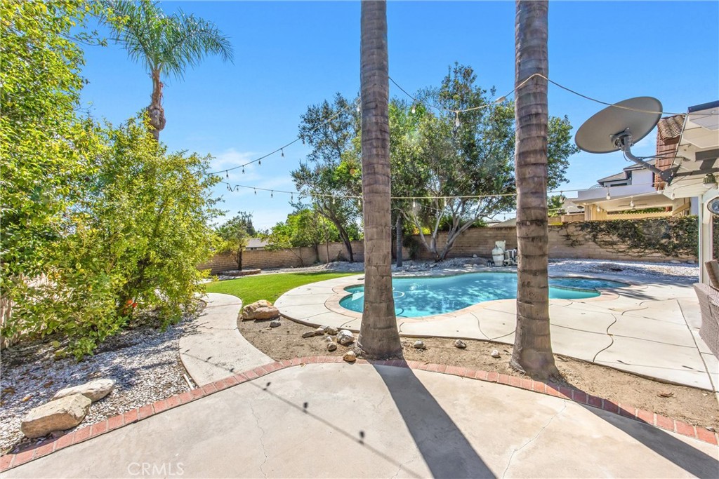 7729 Calle Bresca
