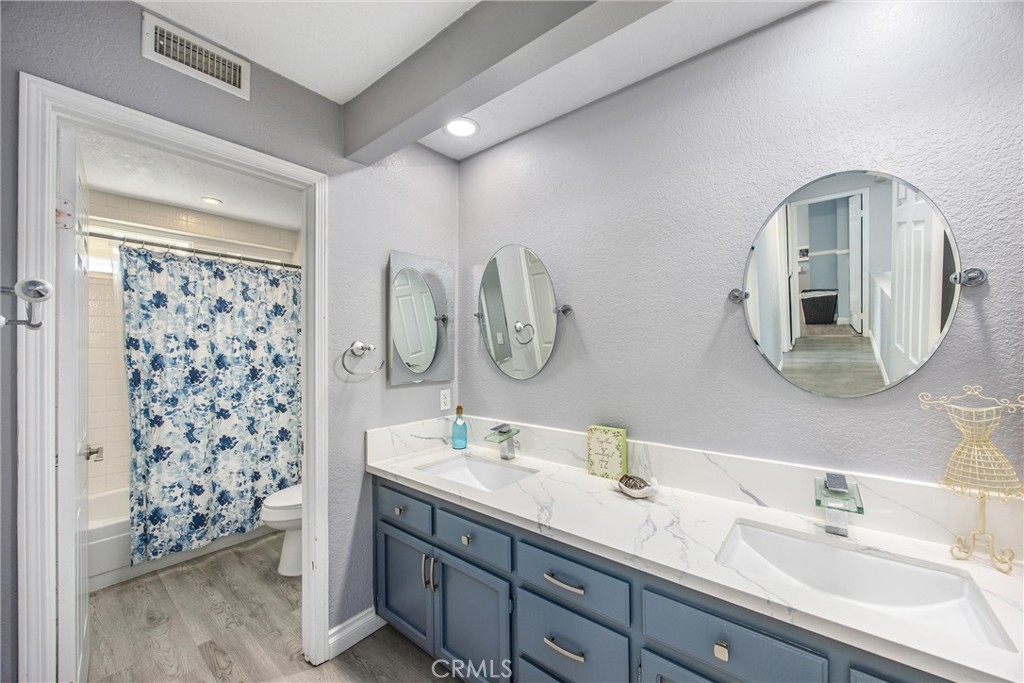 7729 Calle Bresca