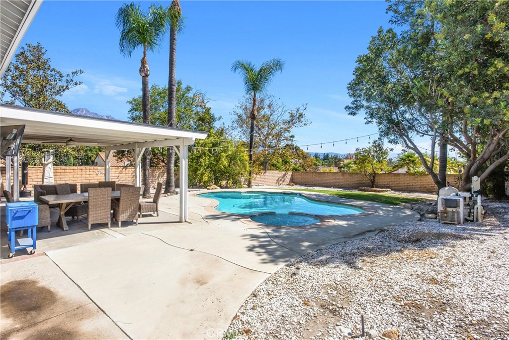 7729 Calle Bresca