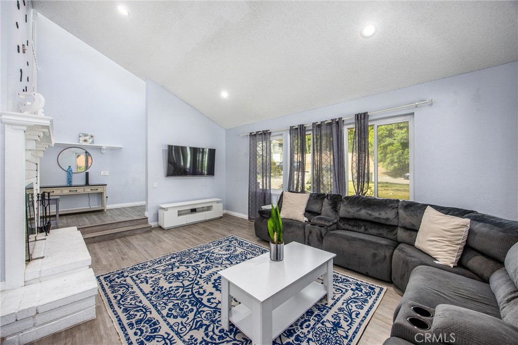 7729 Calle Bresca