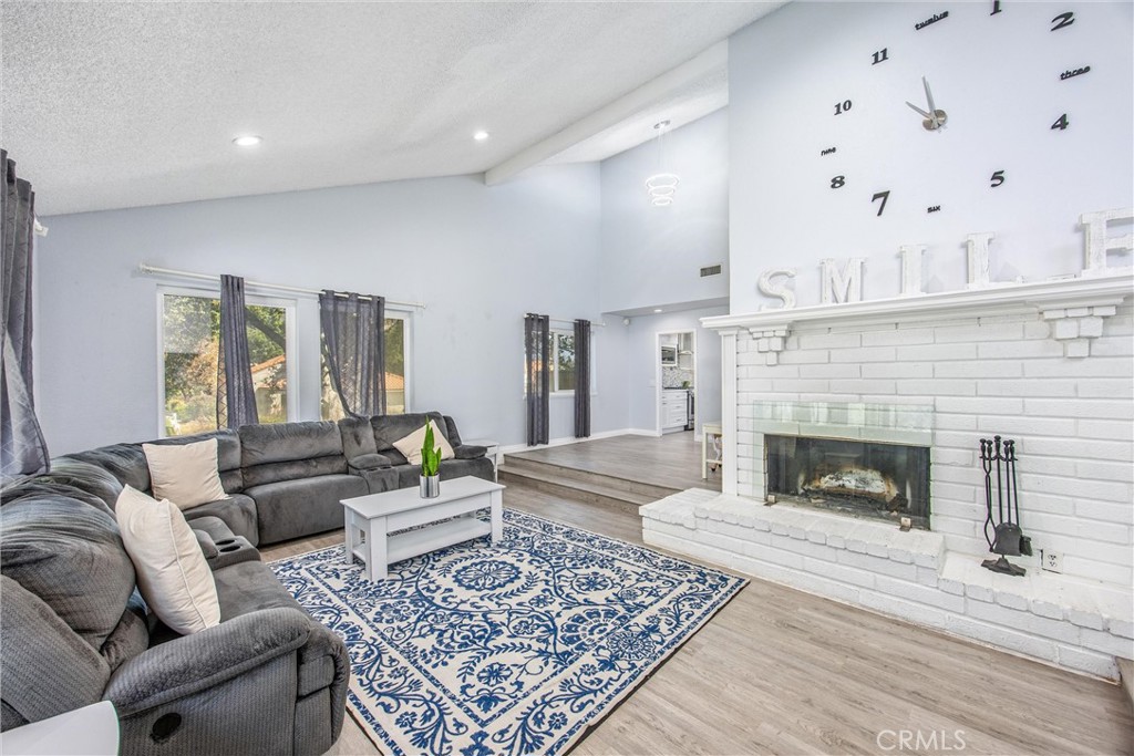 7729 Calle Bresca