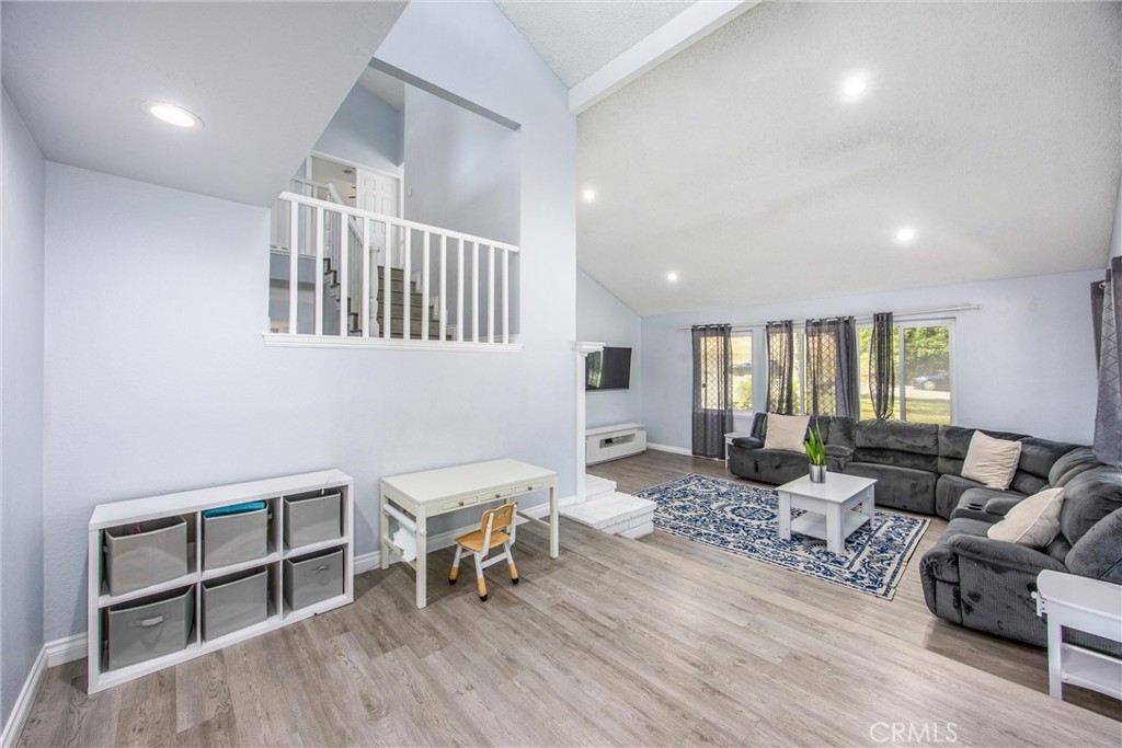 7729 Calle Bresca