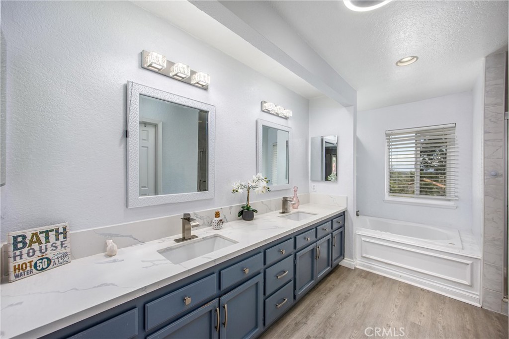 7729 Calle Bresca