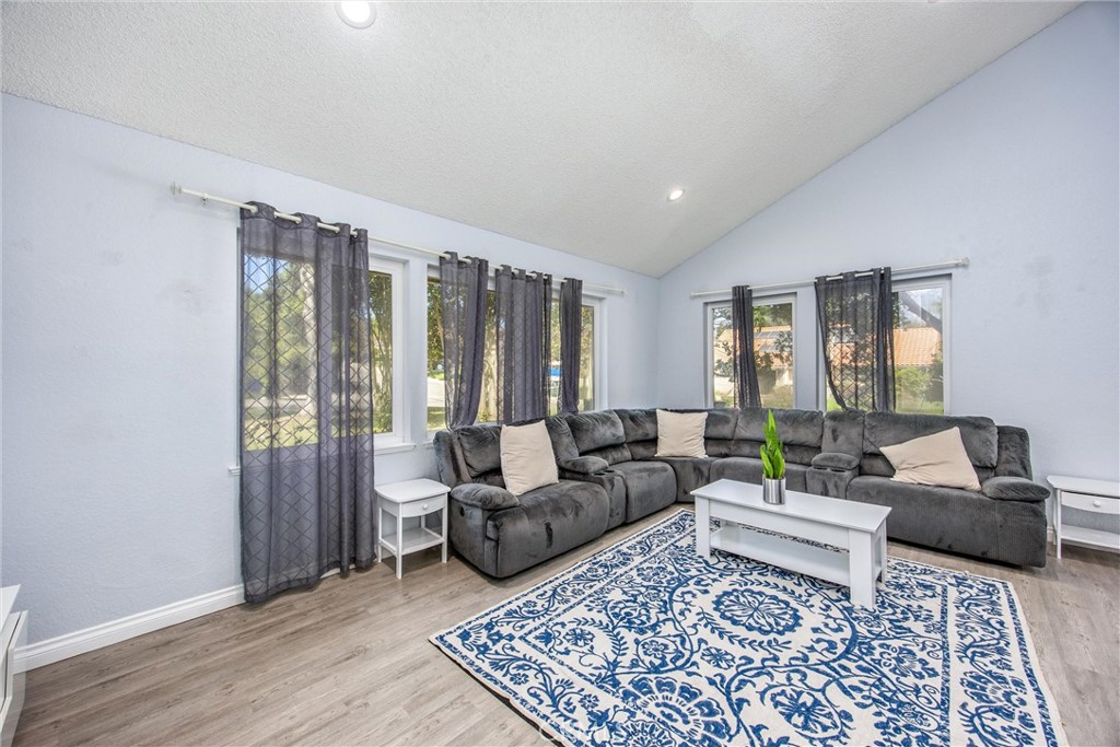 7729 Calle Bresca