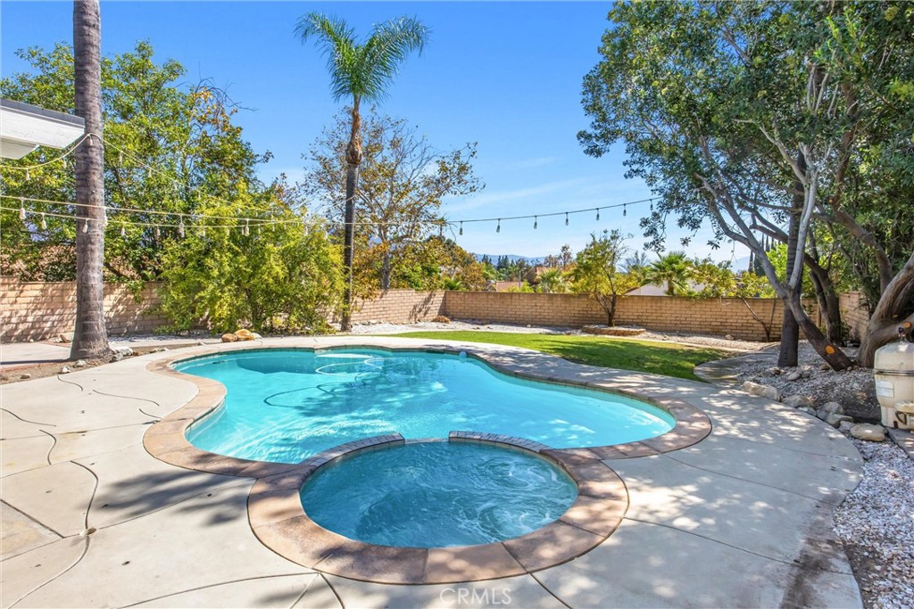 7729 Calle Bresca