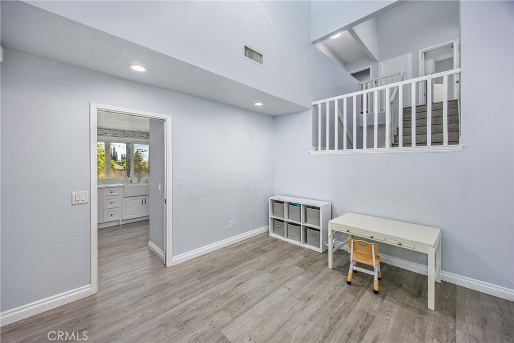 7729 Calle Bresca
