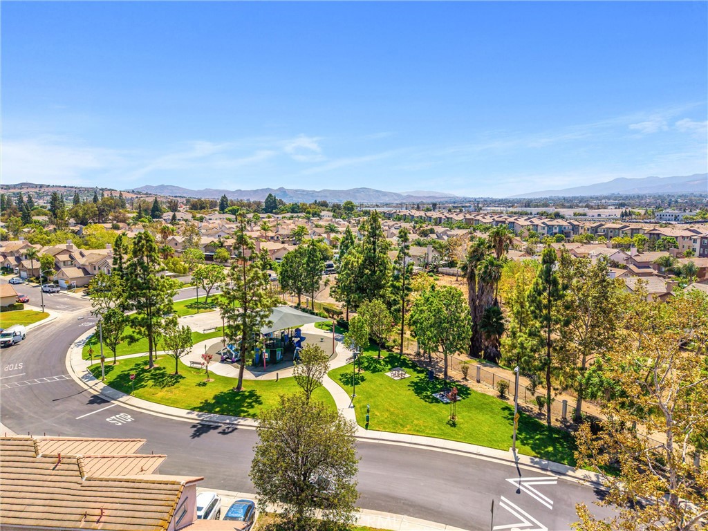 921 Blossomcreek Ln