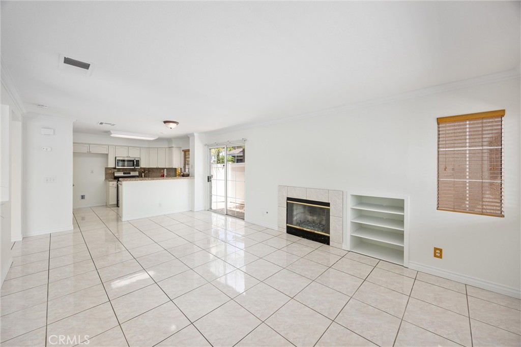 921 Blossomcreek Ln