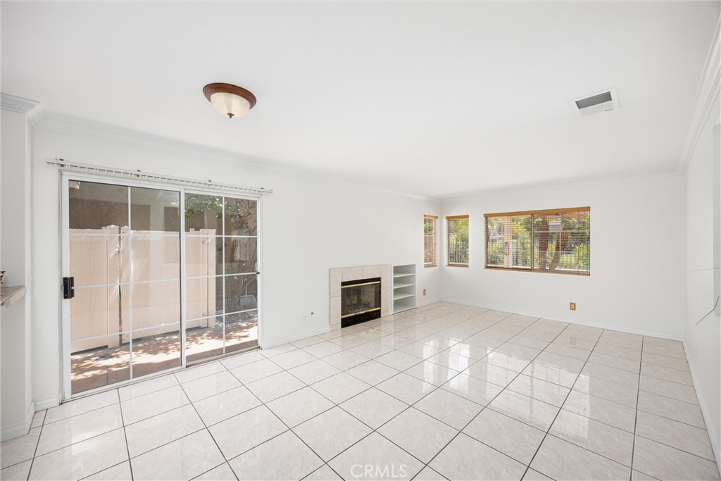 921 Blossomcreek Ln