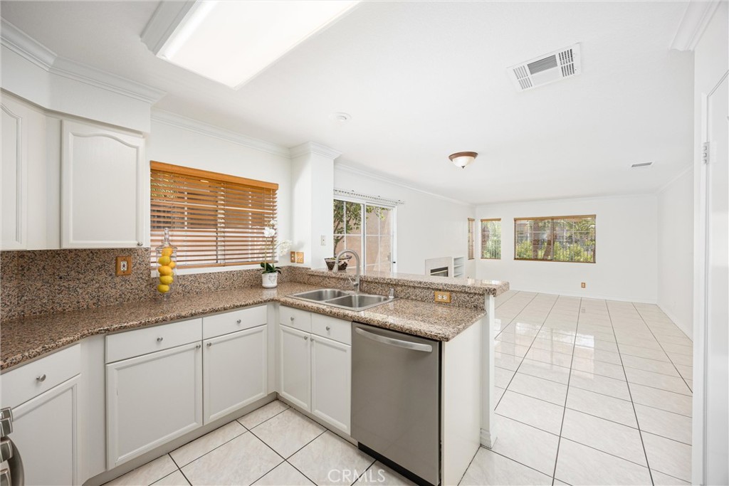 921 Blossomcreek Ln