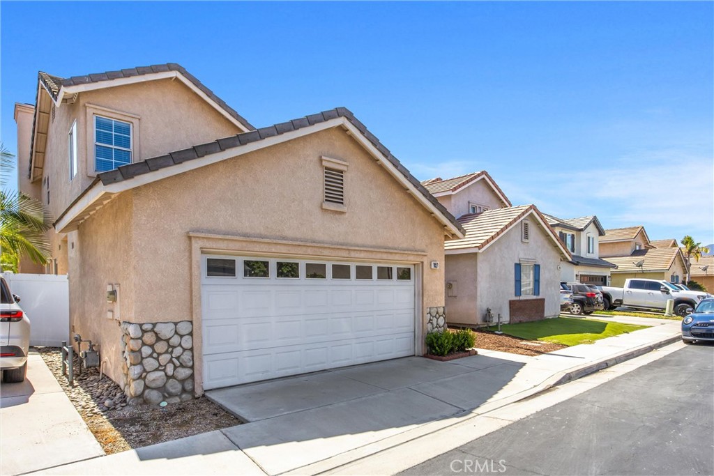 921 Blossomcreek Ln