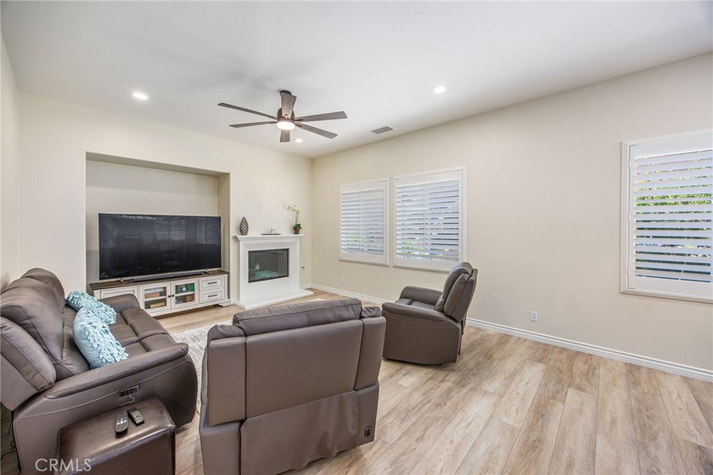 3276 Huntfield