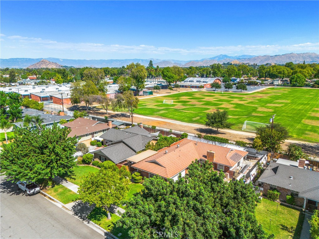 6730 Montclair Dr
