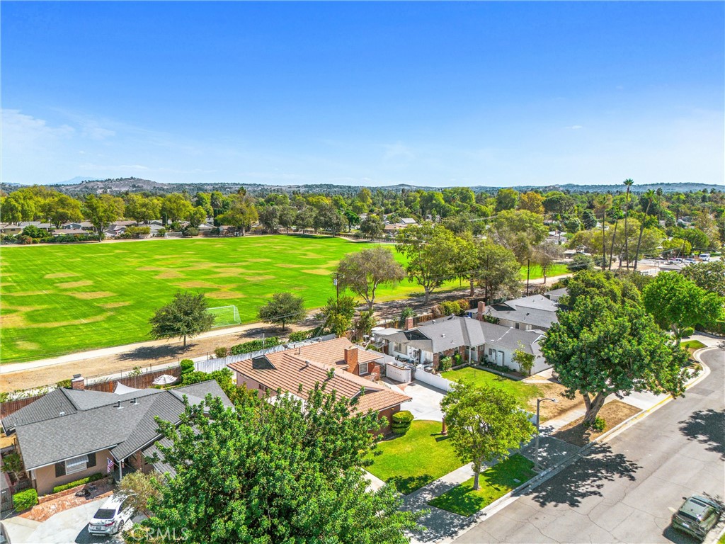 6730 Montclair Dr